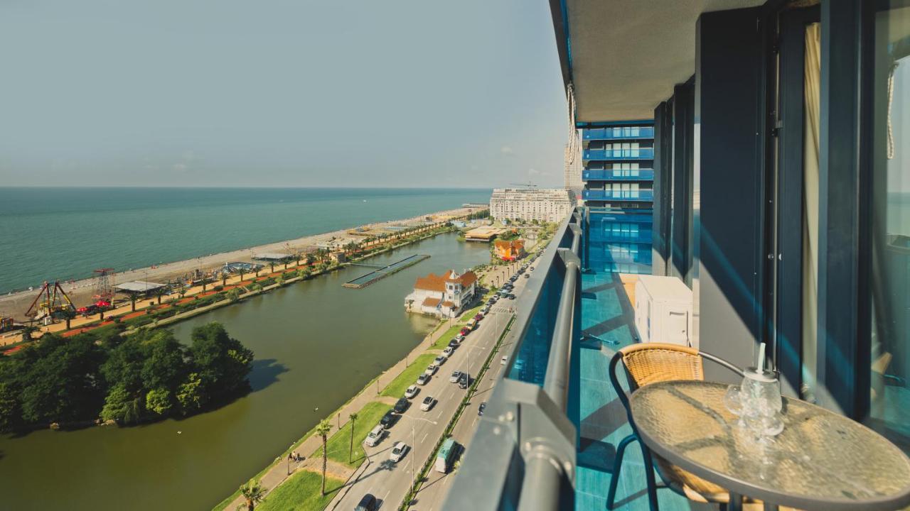 Orbi City Aparthotel Batumi Exteriör bild