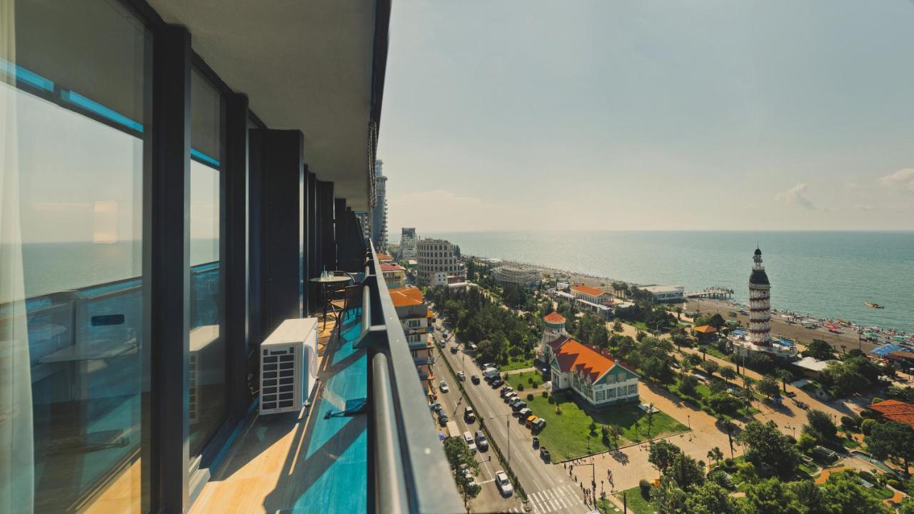 Orbi City Aparthotel Batumi Exteriör bild