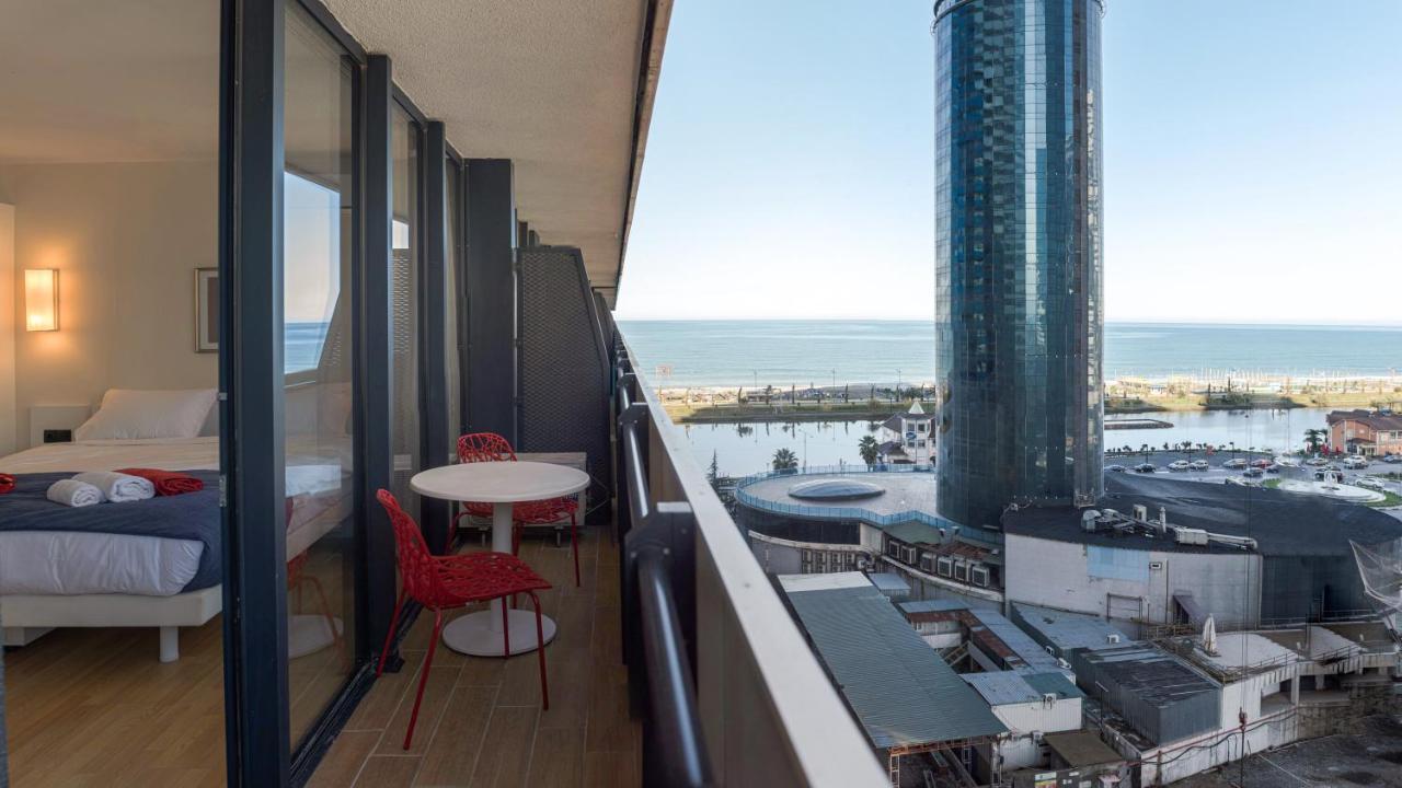 Orbi City Aparthotel Batumi Exteriör bild