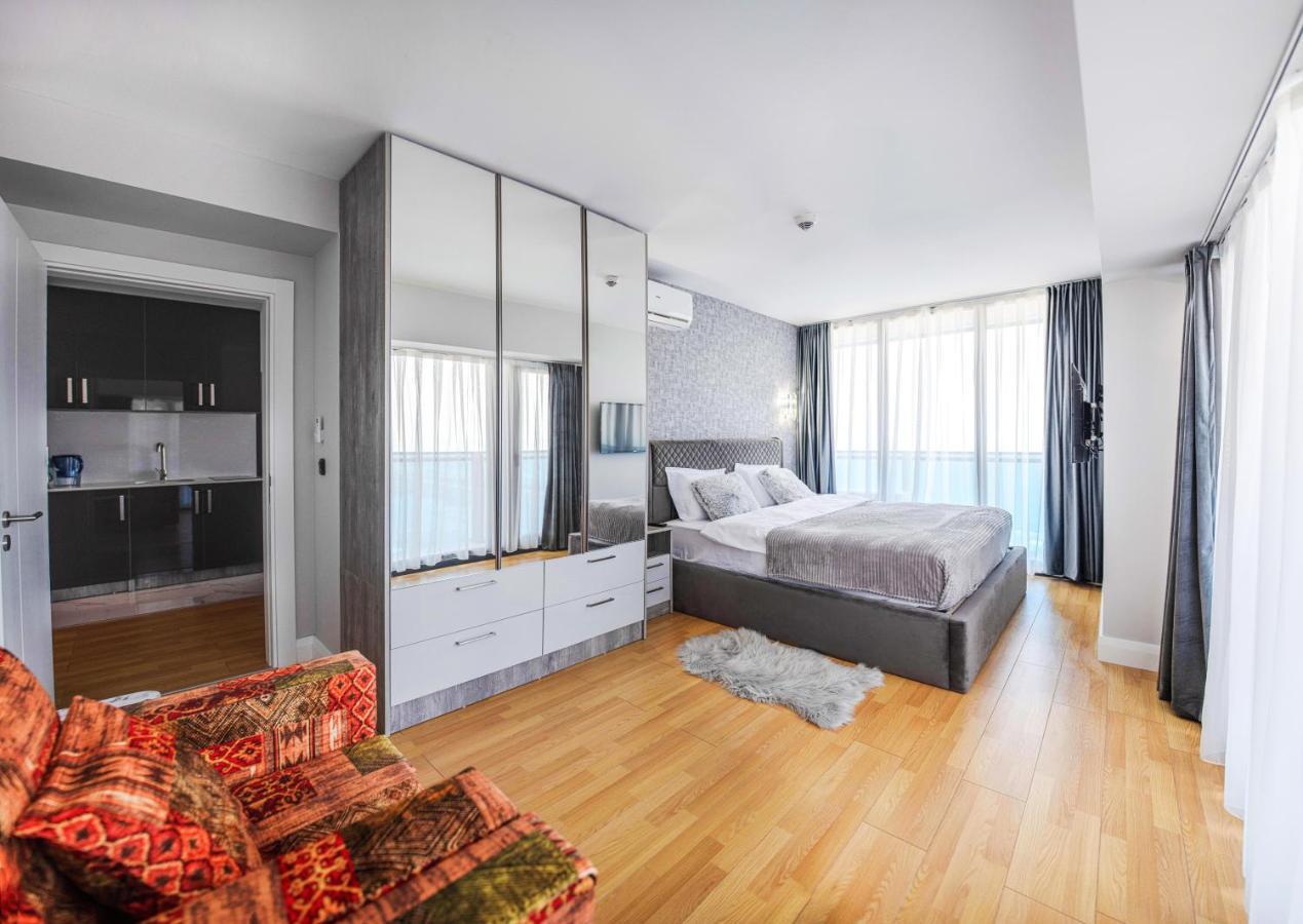 Orbi City Aparthotel Batumi Exteriör bild