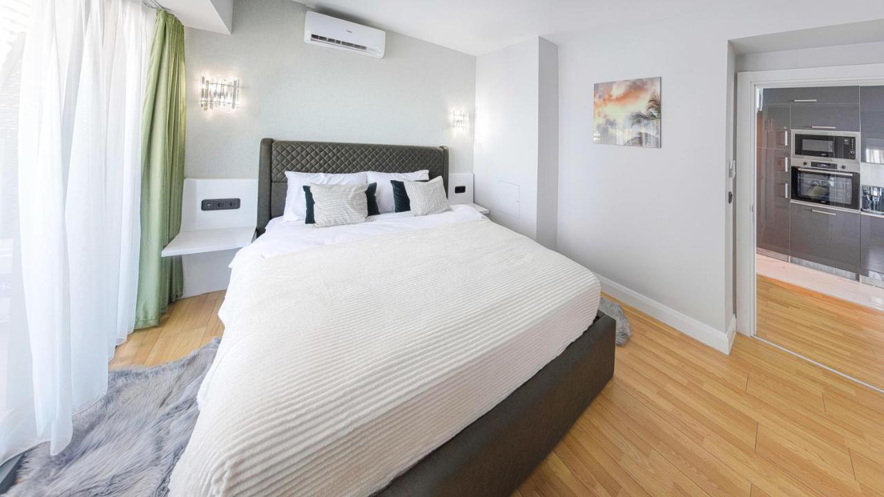 Orbi City Aparthotel Batumi Exteriör bild