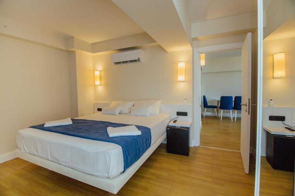 Orbi City Aparthotel Batumi Exteriör bild