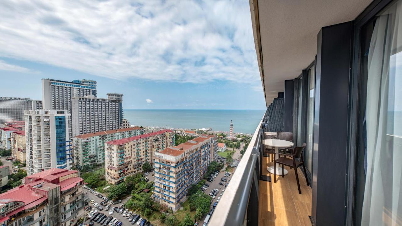 Orbi City Aparthotel Batumi Exteriör bild