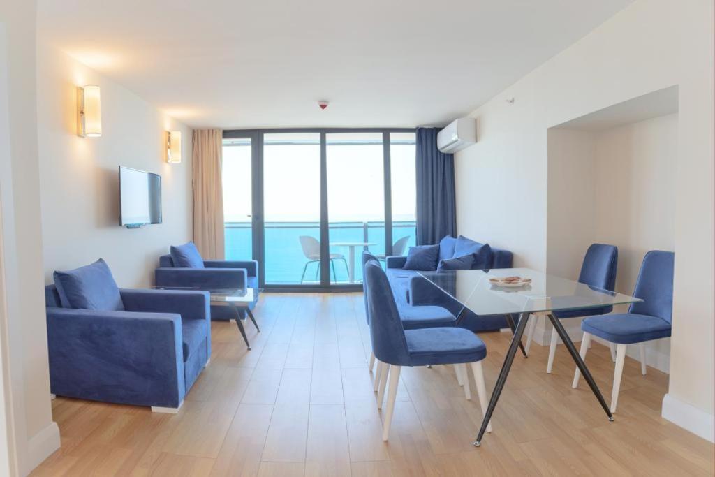 Orbi City Aparthotel Batumi Exteriör bild