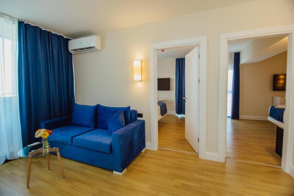 Orbi City Aparthotel Batumi Exteriör bild
