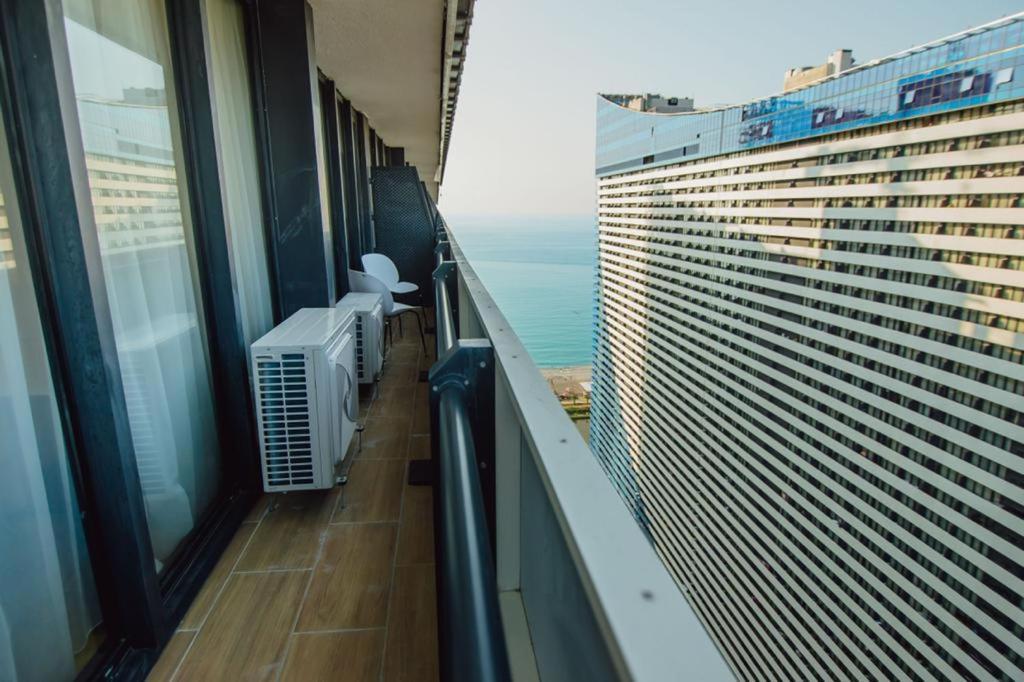Orbi City Aparthotel Batumi Exteriör bild