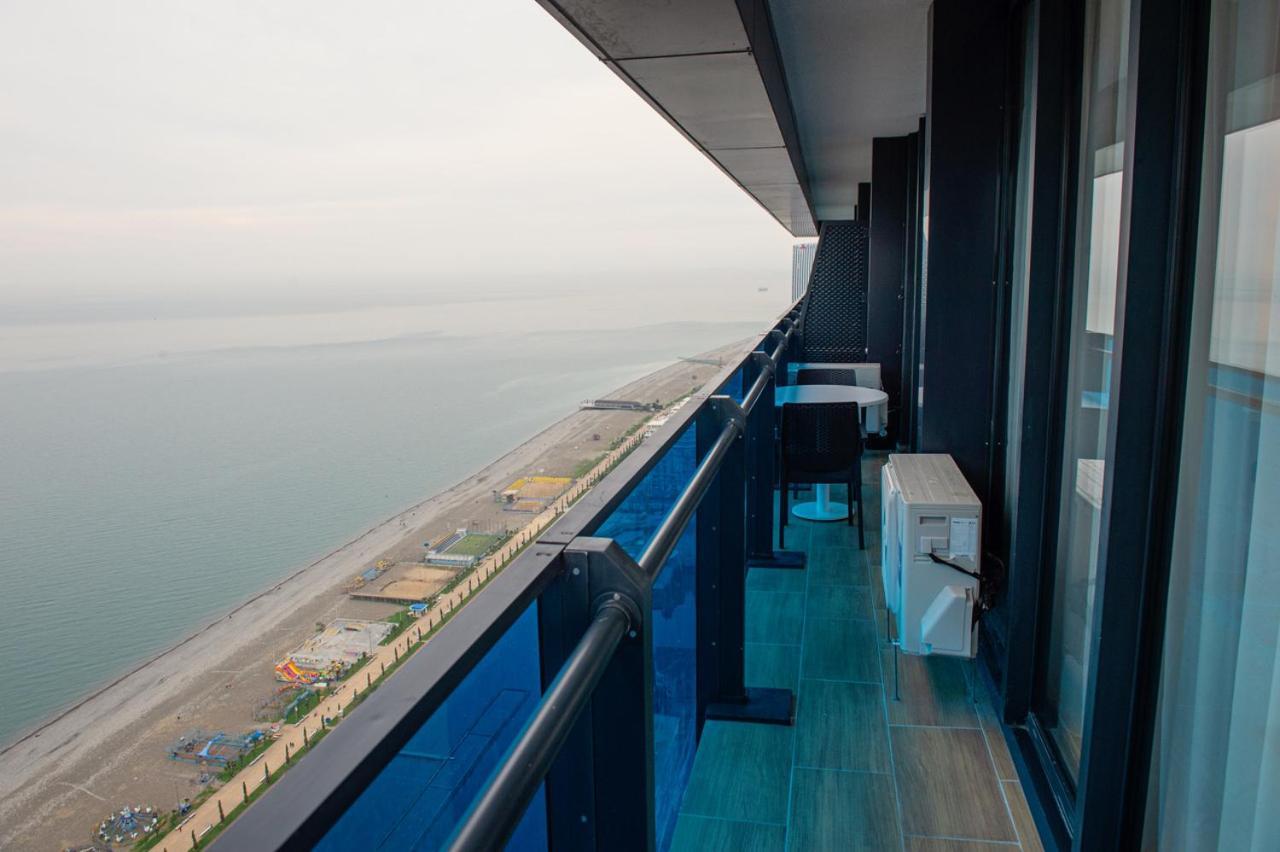 Orbi City Aparthotel Batumi Exteriör bild